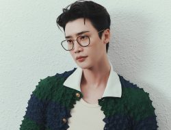 Lee Jong Suk Hadapi Tantangan Baru Lewat Drama Seochodong
