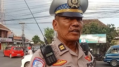 Libur Lebaran, Kendaraan Menuju Kota Kediri Padat Merayap – Simpang Empat Muning Jadi Fokus Kepadatan