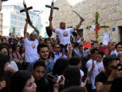 Pasukan Israel Batasi Akses Umat Kristen Palestina Rayakan Pekan Suci di Yerusalem