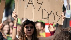 20 Desain Twibbon Hari Buruh Internasional Terbaru 2025, Estetik dan Gratis!