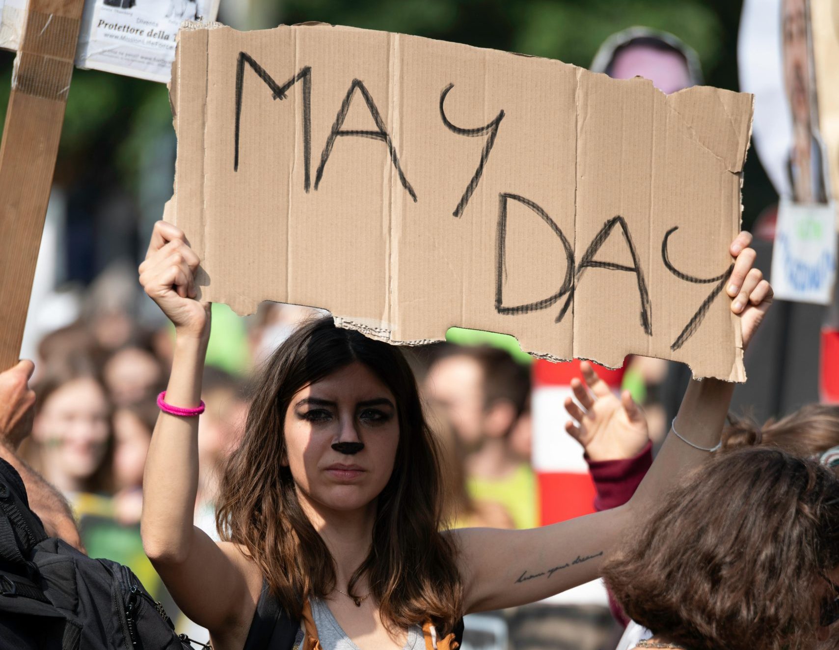 20 Desain Twibbon Hari Buruh Internasional Terbaru 2025, Estetik dan Gratis!