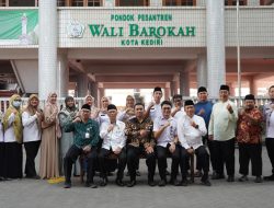 Dorong Poskestren Lebih Mandiri, Kadinkes Jatim Kunjungi Ponpes Wali Barokah Kediri