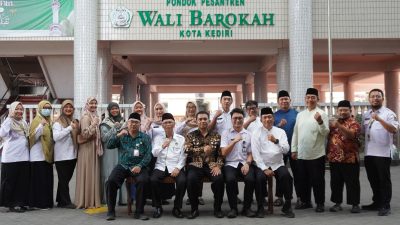 Dorong Poskestren Lebih Mandiri, Kadinkes Jatim Kunjungi Ponpes Wali Barokah Kediri