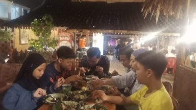 Hujan Deras, Wisata Kuliner di Kediri Tetap Dibanjiri Pengunjung dari Luar Kota