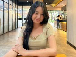 Sosok Gadis Korban Gusur Bantaran Sungai yang Protes Wisuda Dihapus, Ternyata Artis Iklan Pinjol