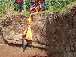 Bocah Terseret Arus Selokan Ditemukan Meninggal di Sungai Brantas, Berjarak 15 Kilometer dari Lokasi Awal