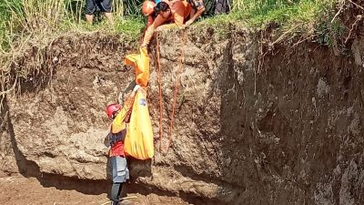 Bocah Terseret Arus Selokan Ditemukan Meninggal di Sungai Brantas, Berjarak 15 Kilometer dari Lokasi Awal