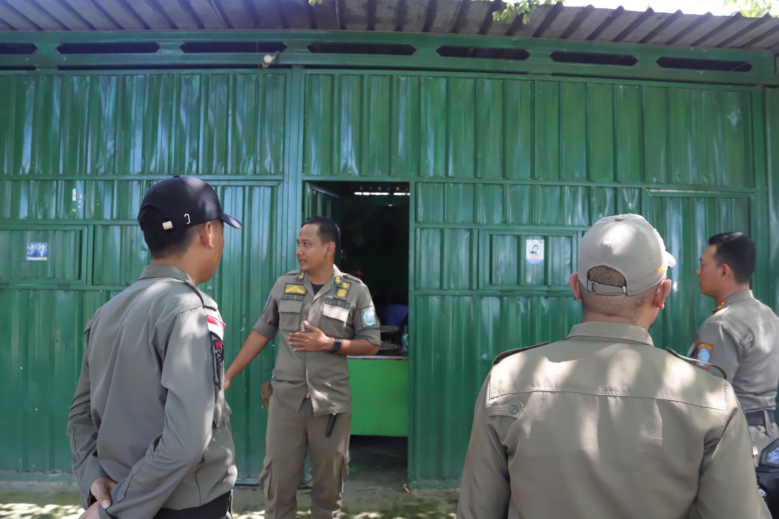 Warung Remang-remang di Siman Ponorogo Ditutup Paksa, 35 Persen Penjaga Terindikasi HIV