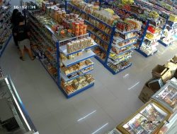 Detik-detik Komplotan Pengutil Susu di Ponorogo Terekam CCTV, Sempat Terpergok Karyawan