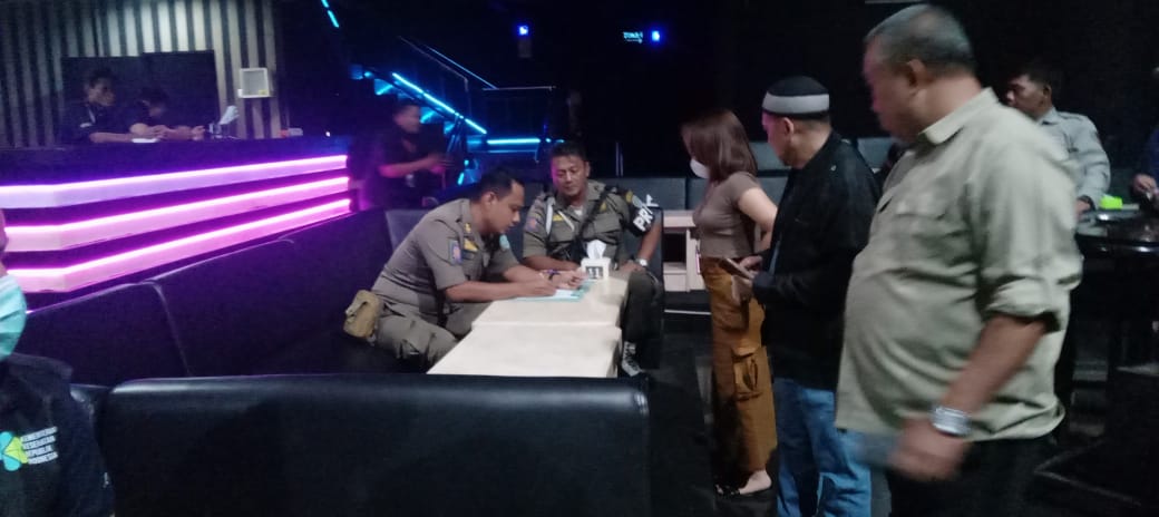 Cegah Penularan HIV, Satpol PP dan Dinkes Ponorogo Skrining Pemandu Lagu di Tempat Hiburan Malam