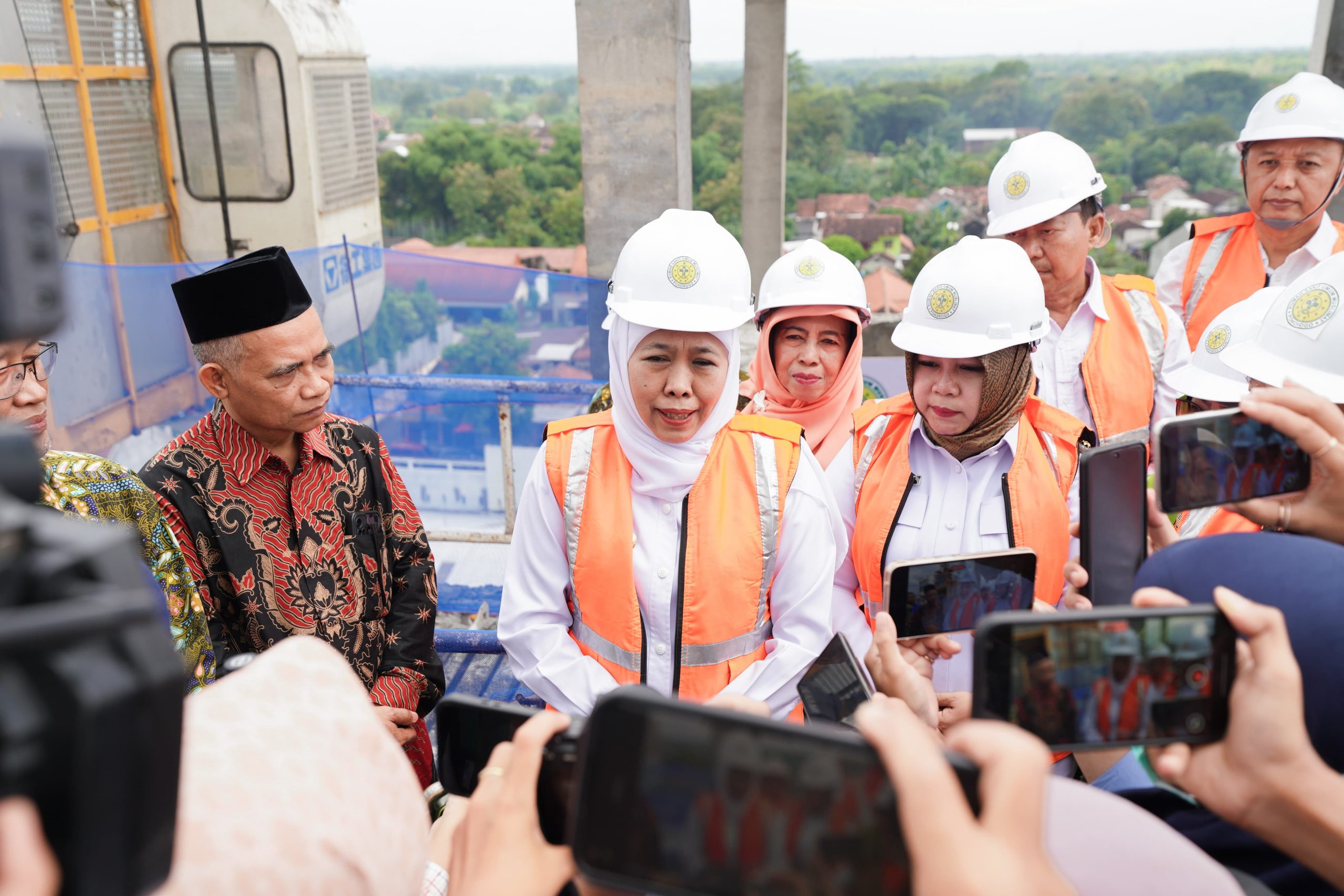 Gubernur Khofifah Tegaskan Pengawasan Ketat Rekrutmen PMI, Tanggapi Serius Dugaan Perdagangan Organ