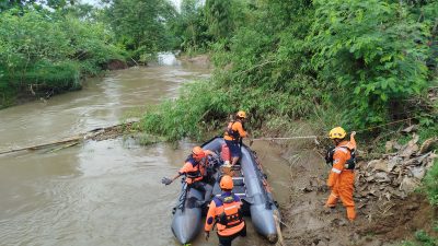 Hari Kedua Operasi SAR, BPBD Ponorogo Susuri Sungai Keling Sepanjang 2 Kilometer