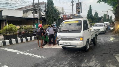 Kecelakaan Tragis di Kediri, Pelajar Tewas di Tempat Usai Tabrak Motor dan Pembatas Jalan