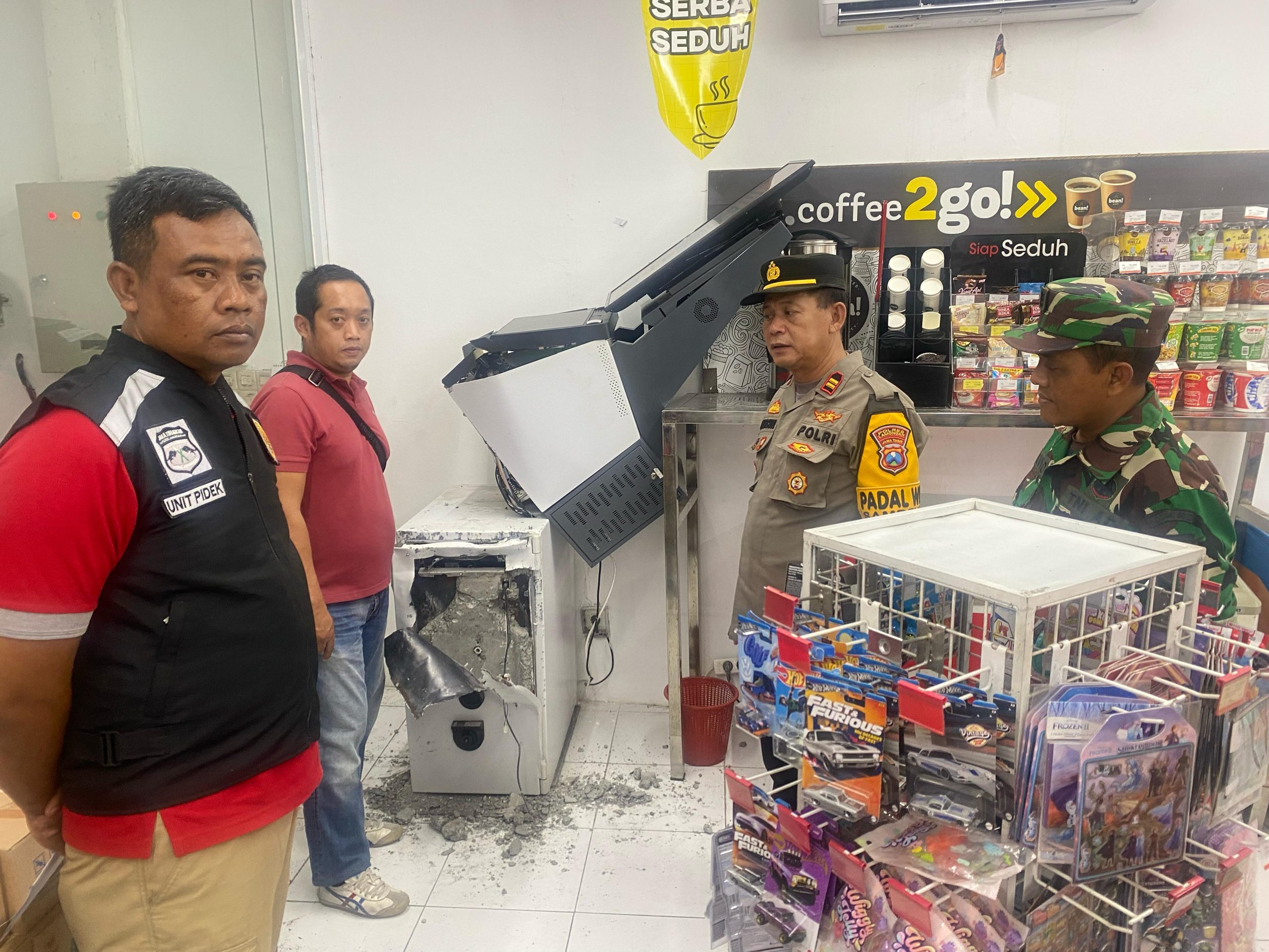 Minimarket di Sambeng Lamongan Dibobol, Uang Rp 20 Juta dan Puluhan Bungkus Rokok Raib