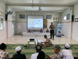 Satlantas Polres Lamongan Edukasi Santri Soal Keselamatan Berkendara