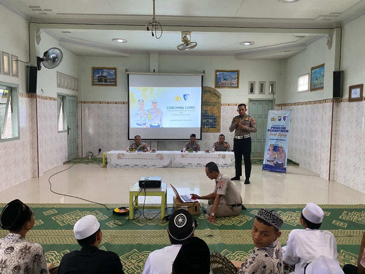 Satlantas Polres Lamongan Edukasi Santri Soal Keselamatan Berkendara