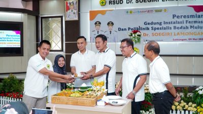 RSUD dr. Soegiri Lamongan Tambah Layanan Baru, Bupati Resmikan Poli Bedah Mulut dan Instalasi Farmasi