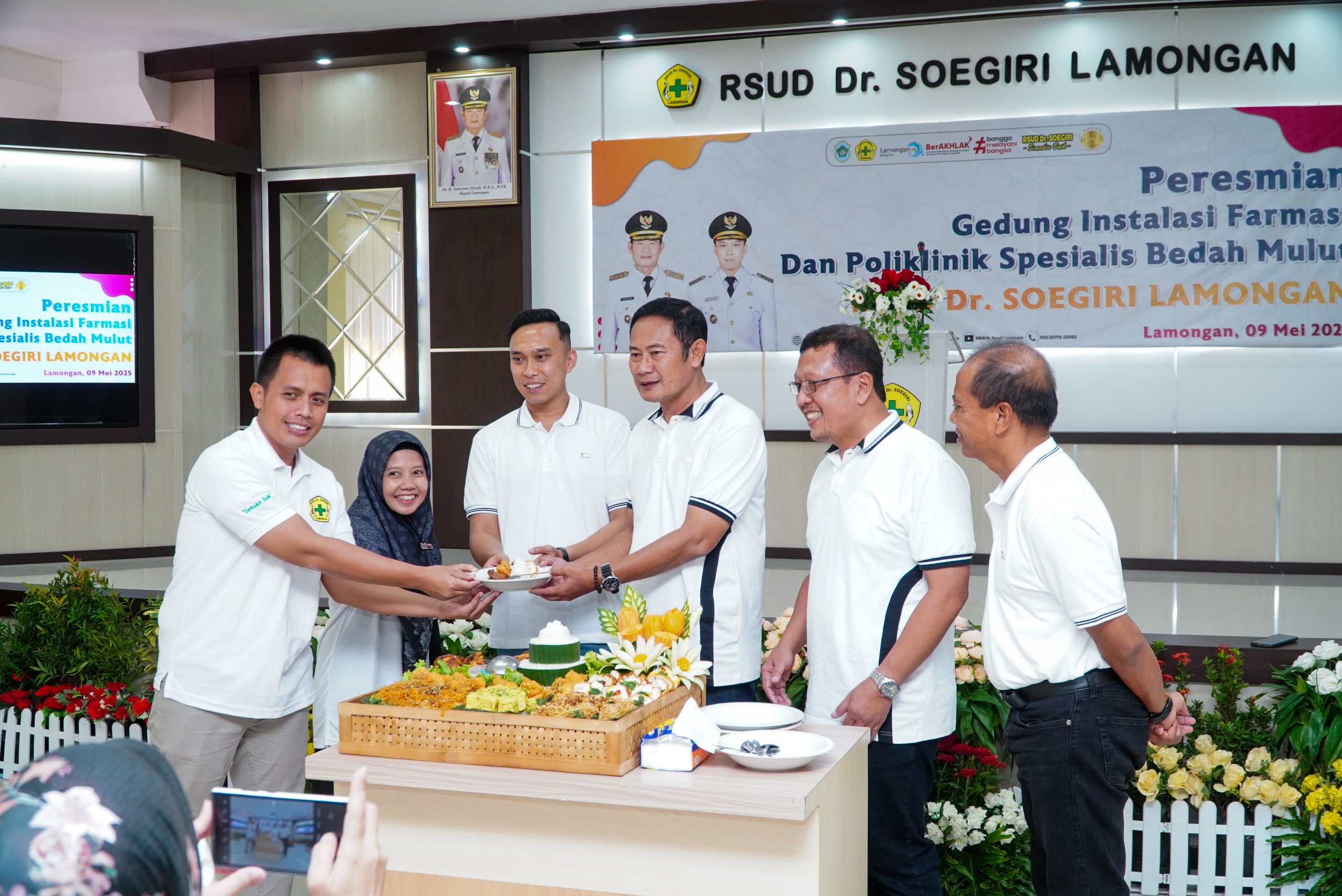 RSUD dr. Soegiri Lamongan Tambah Layanan Baru, Bupati Resmikan Poli Bedah Mulut dan Instalasi Farmasi