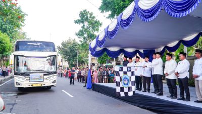 760 Jamaah Diberangkatkan, Bupati Lamongan Tekankan Pentingnya Kesehatan dan Solidaritas Haji