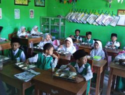 Program Makan Bergizi Gratis Jangkau Ribuan Siswa di Kembangbahu, Lamongan