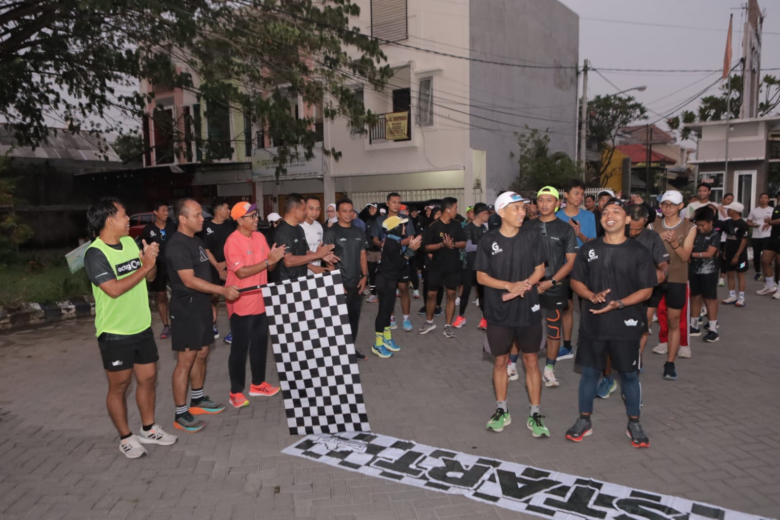 Kapolres Lepas Ratusan Pelari di Event Segoborun Sambang Gondang Volume 3, Lamongan