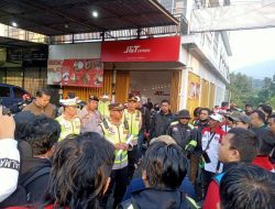 Tuntut Keadilan! Ojek Online Malang Gelar Aksi ke Surabaya