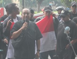 LSM Ratu Gelar Aksi Demo, Pertanyakan Transparansi Proyek Sentra PKL yang Mangkrak