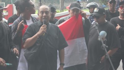 LSM Ratu Gelar Aksi Demo, Pertanyakan Transparansi Proyek Sentra PKL yang Mangkrak