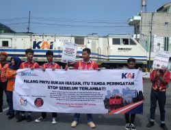 Peringati Harkitnas, KAI Daop 7 Libatkan Railfans Blitar Kampanyekan Keselamatan di Perlintasan KA