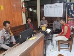 Blitar Gempar, Pengemudi Ojol Bakar Pikap di Pinggir Jalan