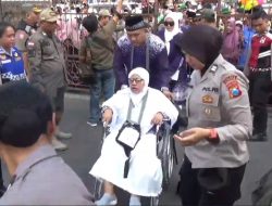 Dominasi Lansia, Pemberangkatan Haji Jombang 2025 Penuh Haru