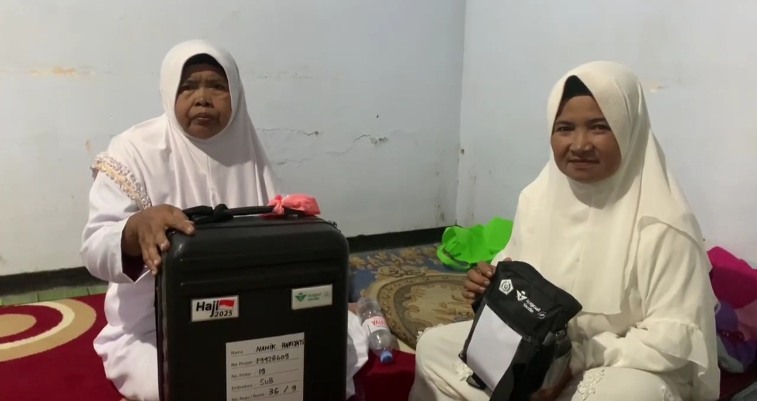 13 Tahun Menabung dari Cireng, Dua Bersaudara Ini Siap Berangkat Haji