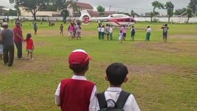 Bikin Warga Heboh! Helikopter Milik PT Gudang Garam Mendarat Darurat di Jombang