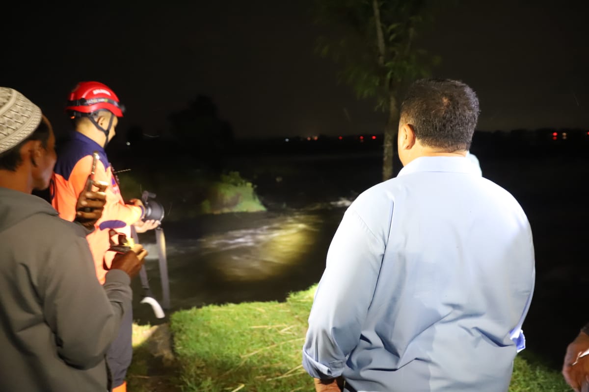 Tanggul Sungai Pilang Hilir Jebol, Pemkab Jombang Turun Tangan