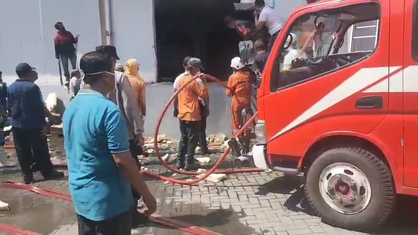 Gudang Produksi Ayam Milik Bupati Jombang Dilalap Api, Polisi Masih Usut Penyebab Kebakaran Misterius