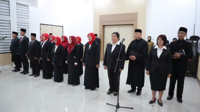 15 Pejabat Fungsional Dilantik, Bupati Jombang Tekankan Integritas dan Dedikasi