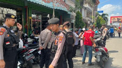 Polisi Lakukan Patroli Jalan Kaki di Pusat Perbelanjaan Kediri, Cegah Aksi Premanisme