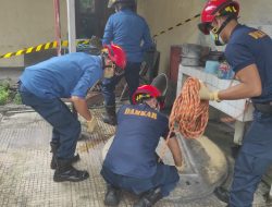 Evakuasi Nenek Tercebur Sumur di Kediri Terkendala Mulut Sumur Sempit