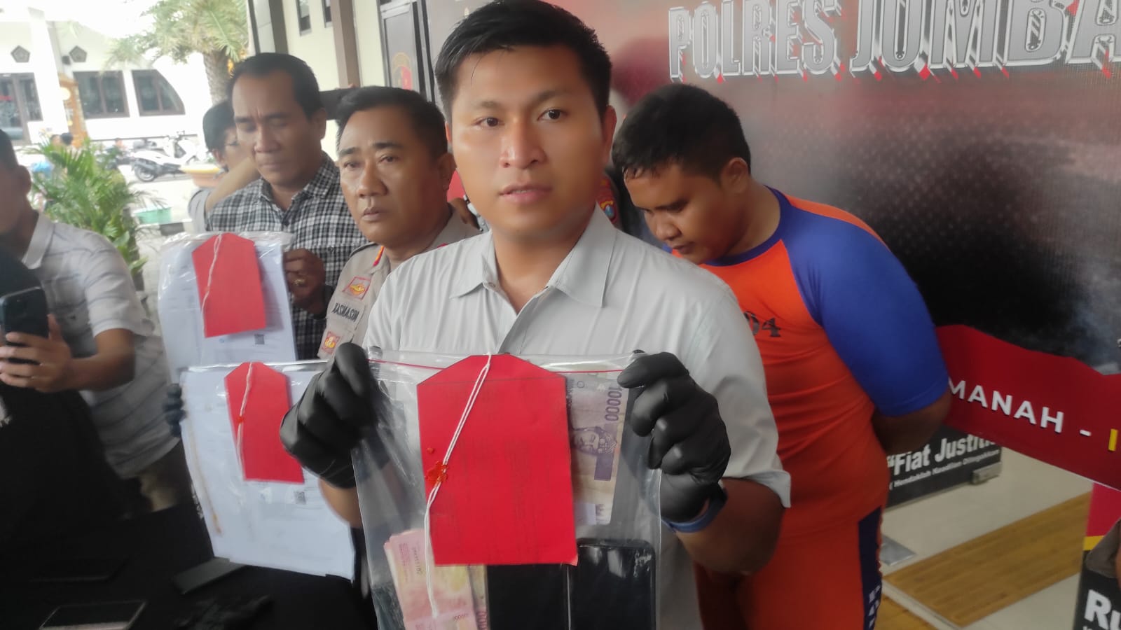 Janji Loloskan CPNS Kejaksaan, Pria Asal Surabaya Tipu Warga Gunakan SK Palsu