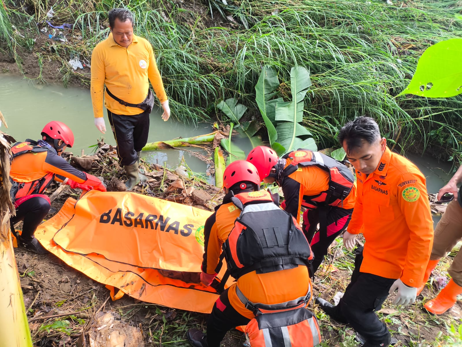 Hilang Terseret Air Bah, Remaja Tulungagung Ditemukan Tak Bernyawa