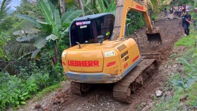 BPBD Kediri Kerahkan Alat Berat untuk Tangani Longsor di Ngetrep dan Petungroto