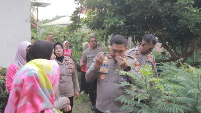 Kapolres Blitar Tinjau Program Pangan P2B di Minggirsari, Dorong Kemandirian Warga