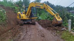 PUPR Kabupaten Kediri Kerahkan Alat Berat untuk Tangani Longsor di Mojo