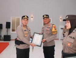 Kapolres Blitar Apresiasi Personel Berprestasi, Kapolsek Kanigoro Terima Penghargaan Tertinggi