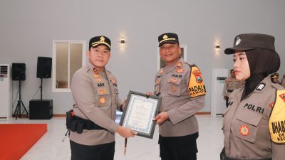 Kapolres Blitar Apresiasi Personel Berprestasi, Kapolsek Kanigoro Terima Penghargaan Tertinggi