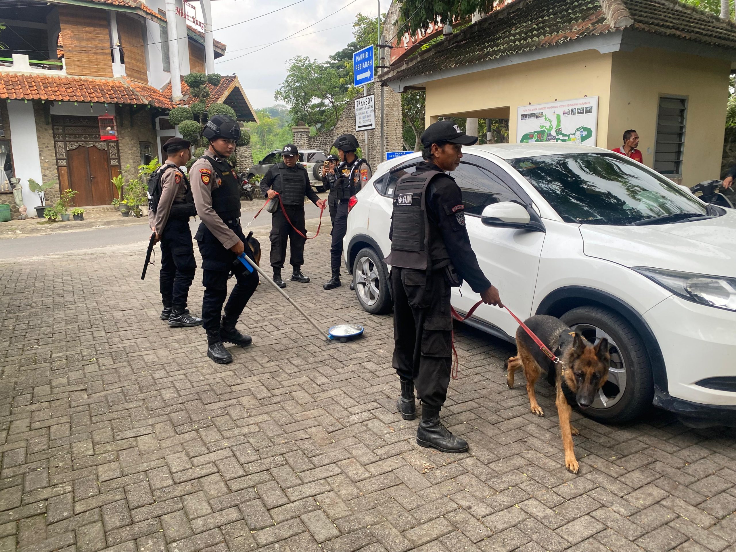 Polres Kediri Kota Lakukan Sterilisasi Gereja Jelang Peringatan Kenaikan Isa Almasih