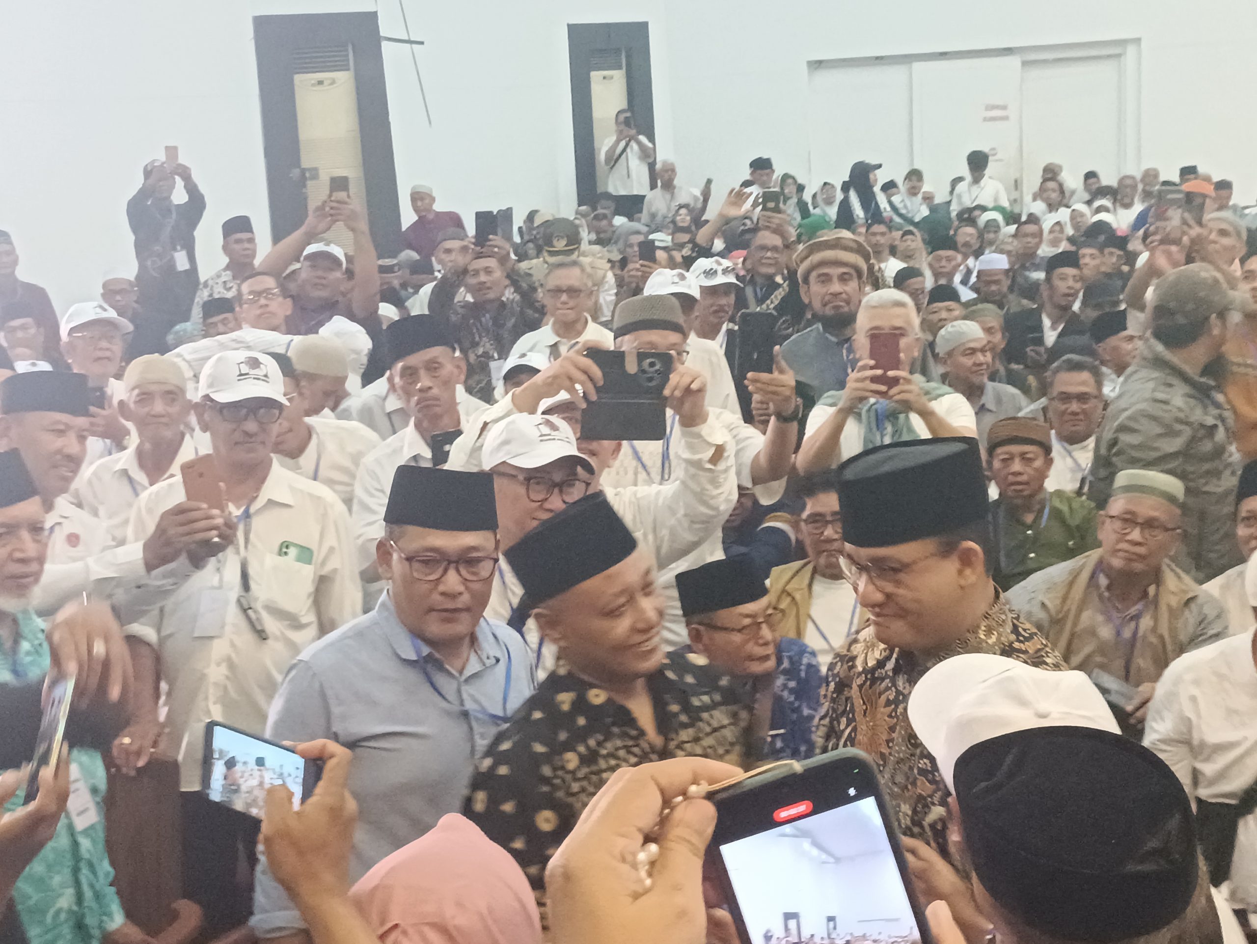 Ribuan Relawan Jatim Padati Halal Bihalal Bersama Anies Baswedan di Kediri