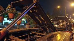 Laka Beruntun Libatkan Tiga Kendaraan di Jalan Ahmad Yani Kediri, Satu Mobil Avanza Alami Kerusakan Parah