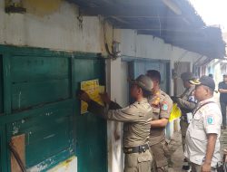 Terkait Kasus HIV, Satpol PP Ponorogo Segel 30 Warung di Lokalisasi Pasar Janti