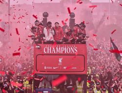 Momen Panik Saat Parade Liverpool, Mobil Tabrak Kerumunan hingga Anak-anak Jadi Korban!